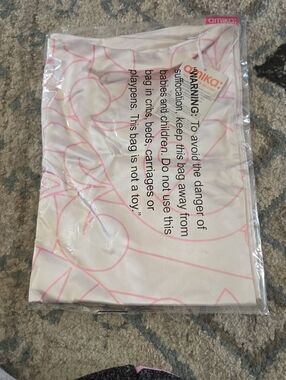 Amika Cream Pillowcase with Light Pink Graphic Pattern